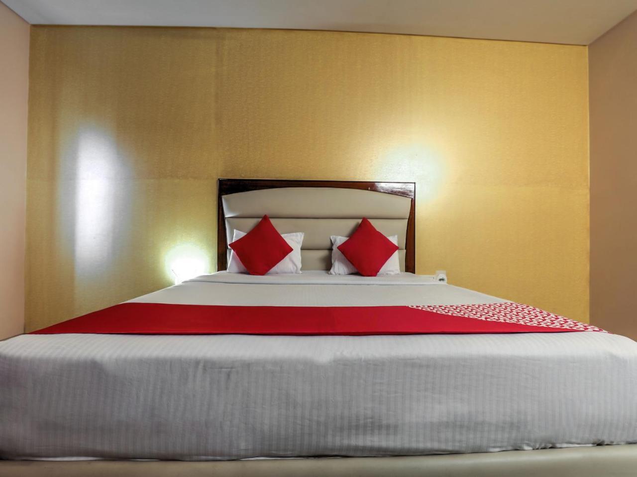 Capital O 1251 Hotel Suprabha Warangal Exterior foto